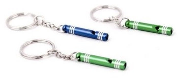 Hliníkový přívěsek na klíče s píšťalkou a kroužkem