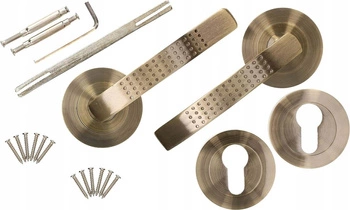 Sada dveřních klik s rozetou 110 mm s patinovanou vložkou do klíčové dírky