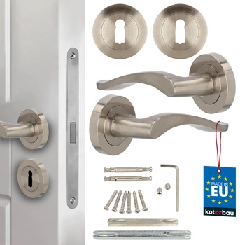 Dveřní klika vnitřní krátká štítka dělená s rozetou na klíč saténová